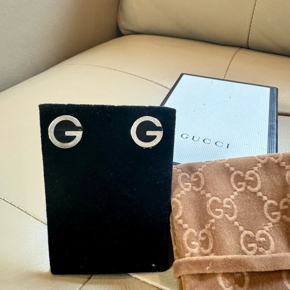 RARE▪️Gucci Vintage GG Stud earrings clip on style - Picture 4 of 8